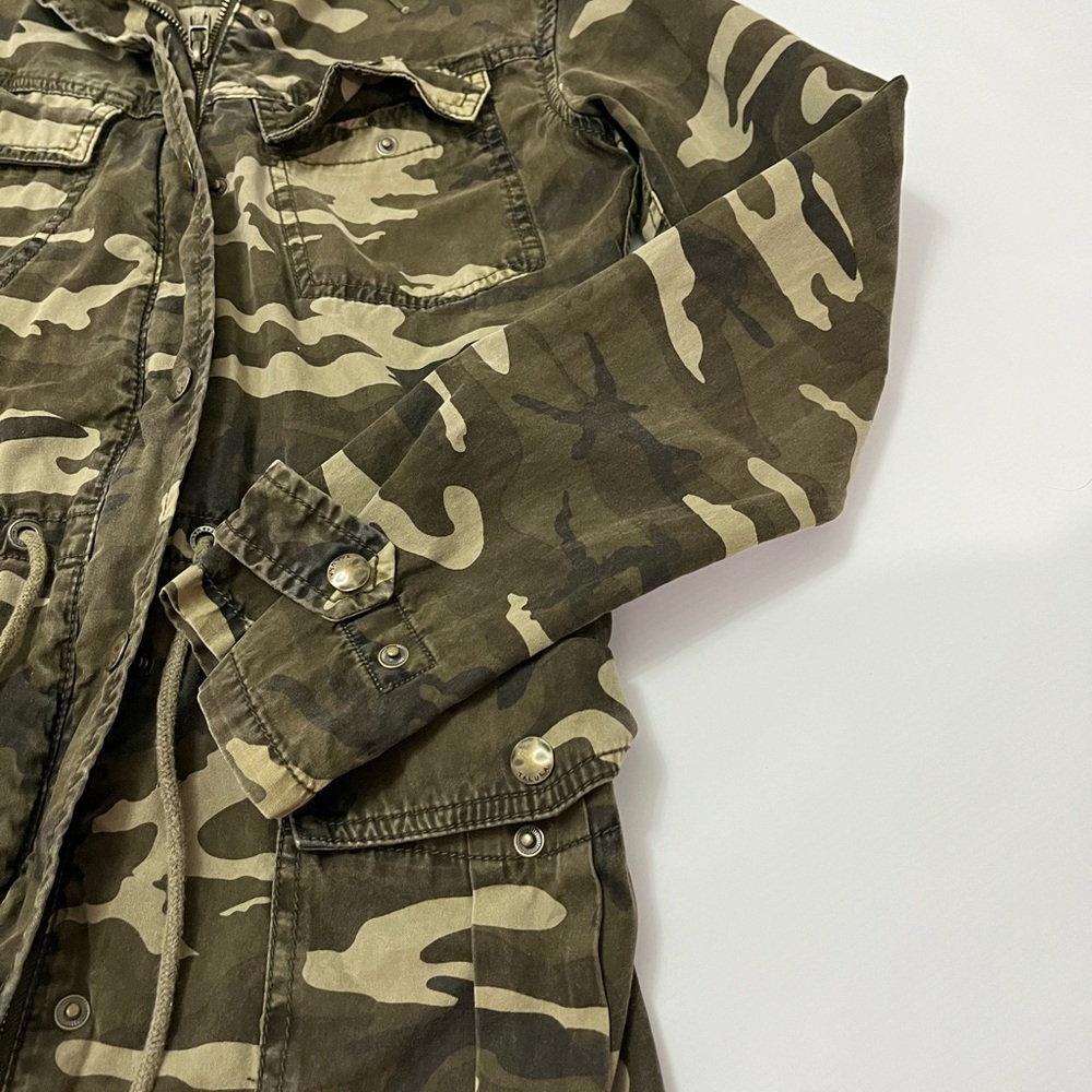 Talulula Aritzia Y2K 2000s Camo Jacket Size XXXS - Picture 6 of 13